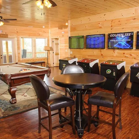 Luxury 14Br Haven: Views Games Hot Tubs More